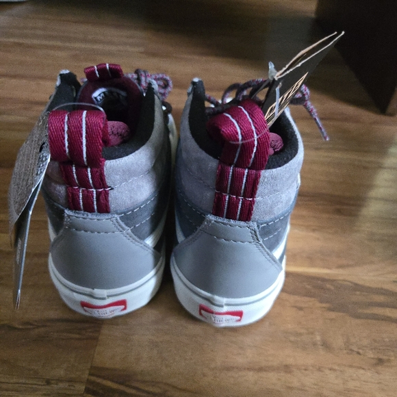 Vans Sk8 Hi Mte 2 Hiking Boots Women 9.5 Grey And White Waterproof 032026 - Picture 9 of 10